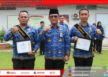 Lembaga Pemasyarakatan (Lapas) Kelas IIA Pematangsiantar berikan penghargaan kepada dua orang pegawai sebagai Pemberi Layanan Prima dan Pegawai Teladan pada pada periode Mei tahun 2024. Penghargaan tersebut dinilai berdasarkan kinerja terbaik yang mencakup Kedisiplinan, Perilaku, kualitas kerja, serta loyalitas dalam pelaksanaan tugas.