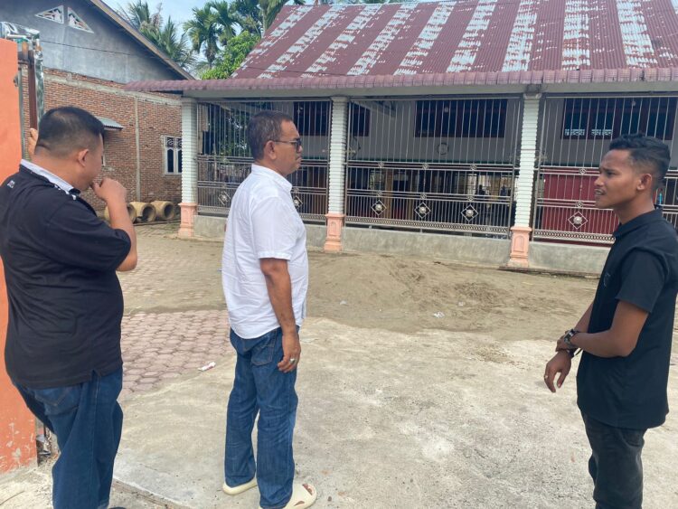 Monev dan pembinaan terhadap dokumen gampong (desa) untuk Kecamatan Paya Bakong, Kabupaten Aceh Utara. Kepala Dinas DPMPPKB Kabuapten Aceh Utara Fuad Mukhtar, S.Sos,M.S.M turun kelima gampong, Sabtu 25 Mei 2024.