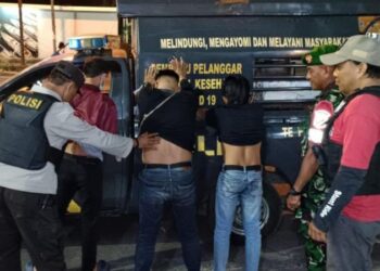 Personel Polsek Mapanget terus mengintensifkan upaya dalam menanggulangi keberadaan pemabuk jalanan di wilayah hukumnya. Salah satu tindakan yang dilakukan adalah melalui pelaksanaan patroli rutin, dengan fokus utama pada daerah Sibulan yang dikenal sebagai titik keramaian para pemabuk jalanan, Sabtu (25/5/2024) malam.