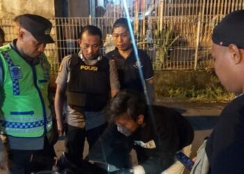 Polsek Tikala terus mengintensifkan Kegiatan Rutin yang Ditingkatkan (KRYD) di wilayah hukum Polresta Manado, khususnya di Kelurahan Banjer, Kecamatan Tikala, Kota Manado. Kegiatan ini merupakan bagian dari upaya kepolisian untuk meningkatkan keamanan dan ketertiban di tengah masyarakat.