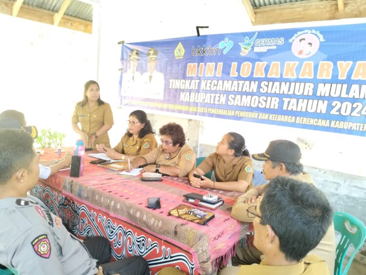Polres Samosir melalui Polsek Jajaran bersam Tim Kesehatan Kabupaten Samosir mengadakan Lokakarya Mini dan Rapat Lintas Sektoral. Kegiatan ini berlangsung di berbagai lokasi di Kabupaten Samosir, dengan tujuan memaparkan program kesehatan dan mengevaluasi kendala yang dihadapi di lapangan. Selasa, (28/05/2024)