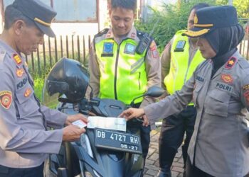 Polsek Malalayang mengadakan giat pengecekan kendaraan bermotor pribadi roda dua milik anggotanya. Acara yang berlangsung pada Rabu pagi ini dipimpin langsung oleh Kapolsek Malalayang, Kompol Emilda Sonu, Rabu (29/5/2024).