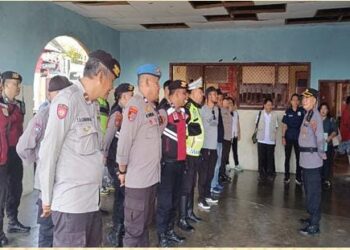 Personel Polresta Manado sukses melaksanakan tugas pengamanan pada proses eksekusi lahan yang dilakukan oleh Pengadilan Negeri Manado di Kelurahan Wanea Lingkungan III, Kecamatan Wanea, Kota Manado. Pada hari Rabu tanggal 29 Mei 2024, pukul 15.00 WITA, operasi pengamanan tersebut dilakukan dengan cermat dan tanpa insiden yang signifikan.