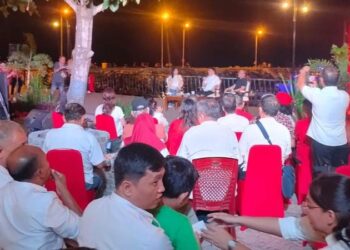 Di Pelabuhan Manado Bay Kawasan Megamas Manado, acara Talk Show Tabea Manado “No One Left Behind” berlangsung dengan sukses. Acara ini diadakan dalam rangka memperingati tiga tahun kepemimpinan AARS di Kota Manado.