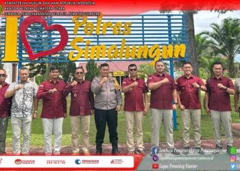 Pada kunjungan ini Kepala Lembaga Pemasyarakatan Kelas IIA Pematangsiantar, M. Pithra Jaya Saragih didampingi oleh Kasi Kamtib Lapas Pematangsiantar, Bohera Pardede bersama Ka. KPLP Lapas Pematangsiantar, Erwin Siregar pagi ini, Jum’at (31/05/2024).