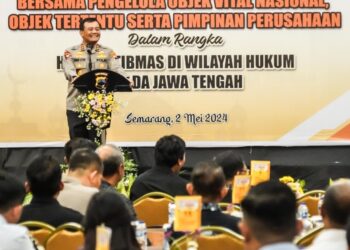 Irjen Pol Ahmad Luthfi Kapolda Jateng lakukan Halal Bihal dengan Pengelola Objek Vital Nasional, Objek tertentu serta pimpinan Perusahaan bertempat di Merapi Hall Hotel Gracia Kota Semarang. Kamis (2/5/24).