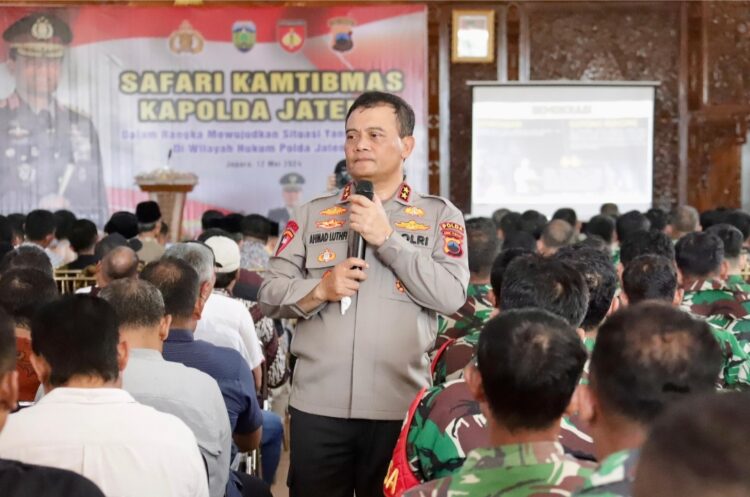 Kapolda Jateng Irjen Pol Ahmad Lutfhi saat Safari Kamtibmas bersama 3 (tiga) Pilar di Resto Rimba Desa Turut Desa Kedungcino Kabupaten Jepara. Minggu (12/5/24).