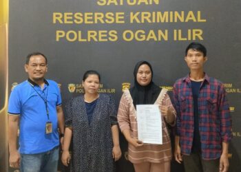 Polres Ogan Ilir menerapkan upaya restoractive justice terhadap suatu perkara atas pasal 170 kuhp dalam laporan polisi LP/B-93/III/SPKT RES Ogan Ilir Sumsel
Pada hari Jumat (31/5/2023) yang dihadiri oleh berbagai pihak baik dari pihak Windy yang didampingi oleh kuasa hukum Desri Nago dan rekan (Philipus Pito Sogen, S. H, Ilham Wahyudin, S.H, Risky Tri Saputra, S.H Anjas Pratama, S.H) dan Pihak Nurhayati yang ditengahi oleh Kanit Pidum Ettah.
