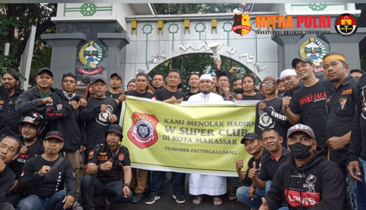 Foto Gabungan Ormas Pandawa Pattingalloang, Semut Hitam, Sinrijala dan Perwakilan Tokoh Agama
Kehadiran para tokoh agama, Ormas, serta beberapa perwakilan baik LSM dan organisasi lainnya ke kantor gubernur Sulawesi Selatan guna melakukan Audiens dengan pemerintah setempat sebagai pengambil kebijakan atas berdiri dan beroperasi nya THM W Super Club di Kota Makassar.