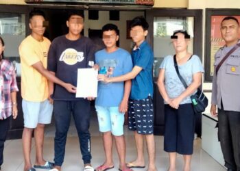 Personel Polsek Malalayang berhasil menyelesaikan kasus penganiayaan yang terjadi di wilayah hukum mereka dengan pendekatan problem solving, yang mendapat apresiasi dari masyarakat setempat, Jumat (31/5/2024).