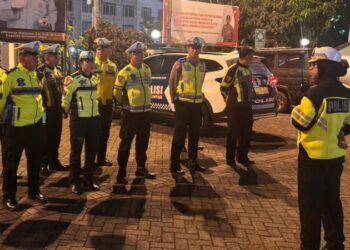Kegiatan yang dipimpin oleh Kasat Lantas Kompol Yulfa Irawati tersebut berlangsung mulai pukul 20.00 hingga 23.45 WITA, dengan fokus di beberapa lokasi strategis, yaitu Jalan Wenang – Samratulangi, Jalan Piere Tendean (depan Mega Mall), dan Jalan Ahmad Yani.