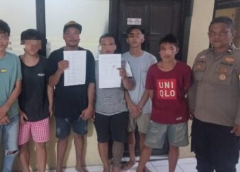 Bhabinkamtibmas dari Polsek Tuminting, yang merupakan bagian dari Kepolisian Republik Indonesia, telah mengambil langkah proaktif dalam menangani masalah keributan yang sering terjadi di wilayahnya, Minggu (2/6/2024).