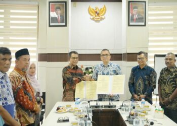 Pemerintah Kota Sabang menandatangani kesepakatan bersama dengan Pemerintah Kabupaten Pidie terkait upaya bersama pengendalian inflasi. Kesepakatan tersebut ditandatangani langsung oleh Pj Wali Kota Sabang Reza Fahlevi dan Plh. Bupati Pidie Samsul Azhar, di Ruang Rapat Pulau Klah, Kantor Wali Kota Sabang, Kamis (6/6/24).