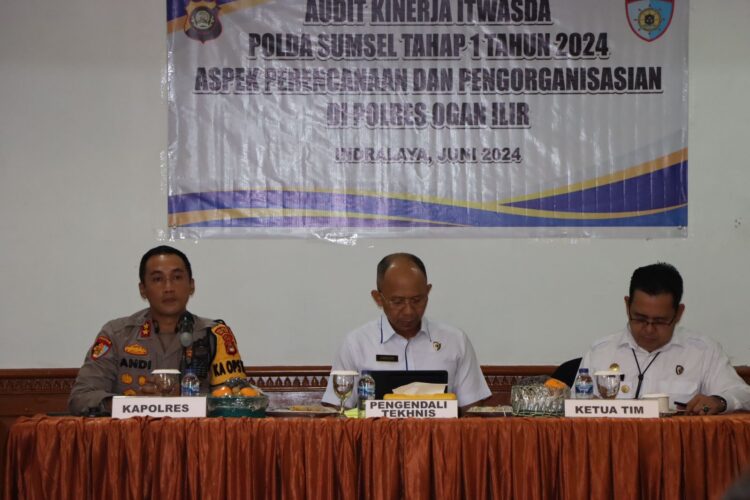Polres Ogan Ilir dan Jajaran Polsek Pada Hari Rabu, 05 juni 2024 telah mengikuti kegiatan Audit Kinerja Itwasda Polda Sumsel Tahap I yang bertempat di Aula Bhayangkara Polres Ogan Ilir. Kegiatan dilaksanakan dalam rangka untuk melakukan pemeriksaan dan audit kinerja TW 1 tahun 2024 aspek perencanaan dan pengorganisasian di Polres Ogan Ilir.