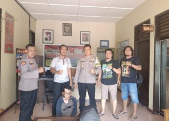 Polsek Ajibarang Polresta Banyumas Polda Jateng berhasil mengamankan
seorang pria berinisaial DD (49) warga Kelurahan Cakung Barat Kecamatan Cakung Jakarta Timur. Dia diamankan pihak Kepolisian karena mencuri laptop di dalam Bus, pada Jum'at lalu (31/5/24).