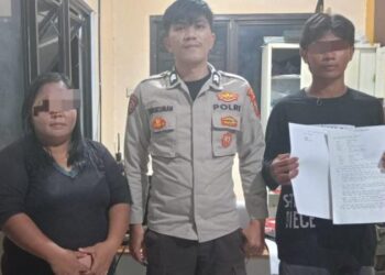 Personel Polsek Pulau Bunaken melaksanakan kegiatan problem solving terkait tindak pidana pencemaran nama baik melalui media sosial yang terjadi di Kelurahan Bunaken, Kecamatan Bunaken Kepulauan. Kegiatan ini dilakukan dalam rangka menjaga ketertiban dan keamanan di tengah masyarakat serta menyelesaikan permasalahan dengan cara damai dan kekeluargaan.