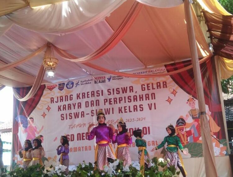 Berbagai kegiatan dalam rangka gelar karya dan ajang kreasi siswa telah selesai dilaksanakan SD Bongkok 01 Kec Kramat Kab Tegal. Kegiatan yang berlangsung hari ini, Kamis 6 Juni dihadiri tamu undangan dari KWK Dikbud Kecamatan, Pengawas, Pemdes setempat, Komite dan wali murid.