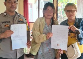 Bhabinkamtibmas Polsek Singkil kembali menunjukkan dedikasi dan komitmennya dalam menjaga ketertiban dan keamanan di tengah masyarakat. Melalui pendekatan problem solving, Bhabinkamtibmas berhasil menyelesaikan permasalahan yang dihadapi oleh warga binaannya, Jumat (7/6/2024).
