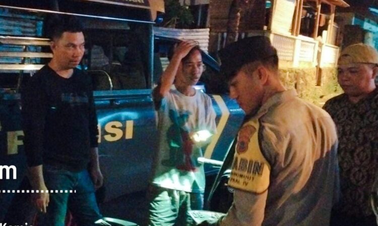 Dalam kegiatan yang dikenal sebagai Kegiatan Rutin yang Ditingkatkan (KRYD), polisi melakukan patroli dan berbagai tindakan preventif di Kelurahan Banjer, Kecamatan Tikala, Kota Manado, Kamis (6/6/2024).