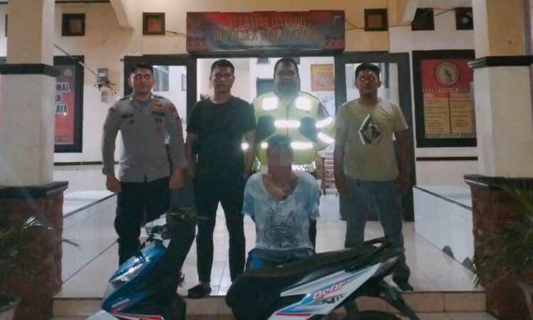 Satuan Tim Opsnal Polsek Malalayang berhasil mengamankan seorang pria yang diduga terlibat dalam kasus pencurian sepeda motor (curanmor) di kompleks perumahan PLN, Kelurahan Bahu Lingkungan VII, Malalayang, Kamis (6/6/2024) malam.