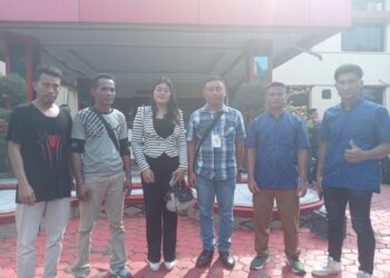 PENUHI PANGGILAN: Saksi pelapor Hotber Tua Panggabean memenuhi undangan Ditreskrimum Polda Sumut, Selasa (11/6/). (Foto: Dok/T77)
