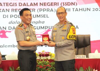 rombongan peserta Lemhanas yang berjumlah 25 baik dari unsur TNI, Polri, ASN dan Non ASN, dipimpin langsung Sestama Lemhanas Komjen Pol Drs. R.Z. Panca Putra S., M.Si. melakukan pertemuan dengan jajaran Polda Sumsel dimapolda pada Selasa (11/6/2024).