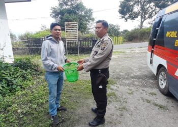 Sat Binmas Polres Samosir meningkatkan kegiatan sosial sebagai bentuk rasa terima kasih kepada masyarakat atas kerjasama yang baik dalam menjaga dan memelihara keamanan serta ketertiban. Rabu (12/06/2024).