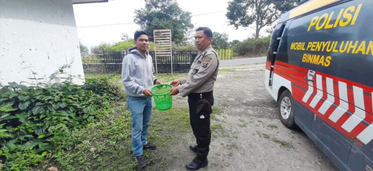 Sat Binmas Polres Samosir meningkatkan kegiatan sosial sebagai bentuk rasa terima kasih kepada masyarakat atas kerjasama yang baik dalam menjaga dan memelihara keamanan serta ketertiban. Rabu (12/06/2024).