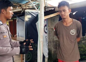Bhabinkamtibmas dari Polsek Singkil secara rutin melakukan sambang kepada warga setempat. Kegiatan ini dilakukan dengan tujuan untuk mempererat hubungan antara kepolisian dan masyarakat serta meningkatkan kepercayaan masyarakat terhadap keamanan di lingkungan mereka, Senin (10/6/2024).