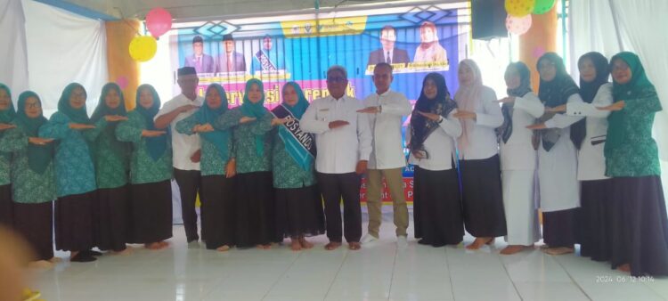 Penjabat (Pj) Bupati Aceh Utara Dr. Drs. Mahyuzar, MSi membuka kegiatan intervensi serentak pencegahan Stunting Tahun 2024 di Gampong Meunasah Alue Ie Puteh, Kecamatan Baktiya, Kabupaten Aceh Utara, Rabu 12 Juni 2024. Pj Bupati Mahyuzar terus bergerak menyelesaikan target untuk menekan angka Stunting di Aceh Utara.