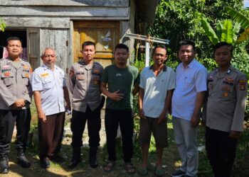 Polres Ogan Ilir bersama Badan Amil Zakat Nasional (Baznas) melaksanakan kegiatan survei bedah rumah pada Rabu pagi. Kegiatan ini berlangsung di dua lokasi, yakni rumah Saudara Darwis di Dusun II Desa Tebing Gerinting Selatan, Kecamatan Indralaya Selatan, dan rumah Saudara Adriansyah di Dusun II Desa Lubuk Sakti, Kecamatan Indralaya.