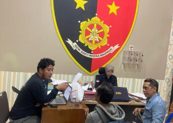 Seorang pria berinisial T (44) alamat Desa Desa Bojongsari Kec. Kembaran Kab. Banyumas, diamankan Unit PPA Sat Reksrim Polresta Banyumas karena diduga melakukan tindak pidana kekerasan seksual atau pemerkosaan terhadap tetangganya sendiri yang berinisial ACR (23).
