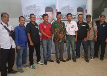 Peresmian Posko Induk “JADI” tersebut berlokasi di Kelurahan Paku Kecamatan Kayuagung Kabupaten OKI, tepatnya di rumah Hasan Ismail alias Hasan Juare Paku tersebut dihadiri langsung oleh beberapa pengurus partai PKB, PDIP, tokoh agama, tokoh masyarakat serta para relawan tim pemenang pasang JADI (Dja’far Shodiq- Abdiyanto), Kamis (13/6/2024).