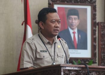 Pj. Wali Kota Tegal, Dadang Somantri dalam sambutannya yang dibacakan oleh Sekretaris Daerah (Sekda) Kota Tegal, Agus Dwi Sulistyantono pada Rapat Paripurna Penyampaian dua Rancangan Peraturan Daerah (Raperda) Kota Tegal, Raperda tentang RPJPD Kota Tegal tahun 2025-2045, dan Raperda Kota Tegal tentang LPP APBD tahun anggaran 2023, di Ruang Paripurna DPRD Kota Tegal, Jum’at (14/6/2024).