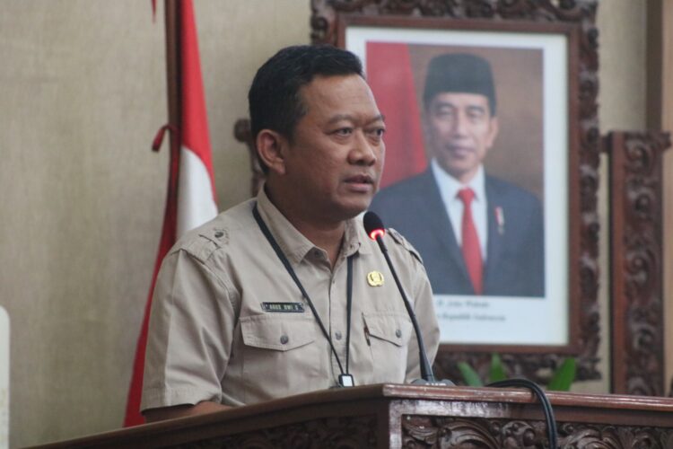 Pj. Wali Kota Tegal, Dadang Somantri dalam sambutannya yang dibacakan oleh Sekretaris Daerah (Sekda) Kota Tegal, Agus Dwi Sulistyantono pada Rapat Paripurna Penyampaian dua Rancangan Peraturan Daerah (Raperda) Kota Tegal, Raperda tentang RPJPD Kota Tegal tahun 2025-2045, dan Raperda Kota Tegal tentang LPP APBD tahun anggaran 2023, di Ruang Paripurna DPRD Kota Tegal, Jum’at (14/6/2024).