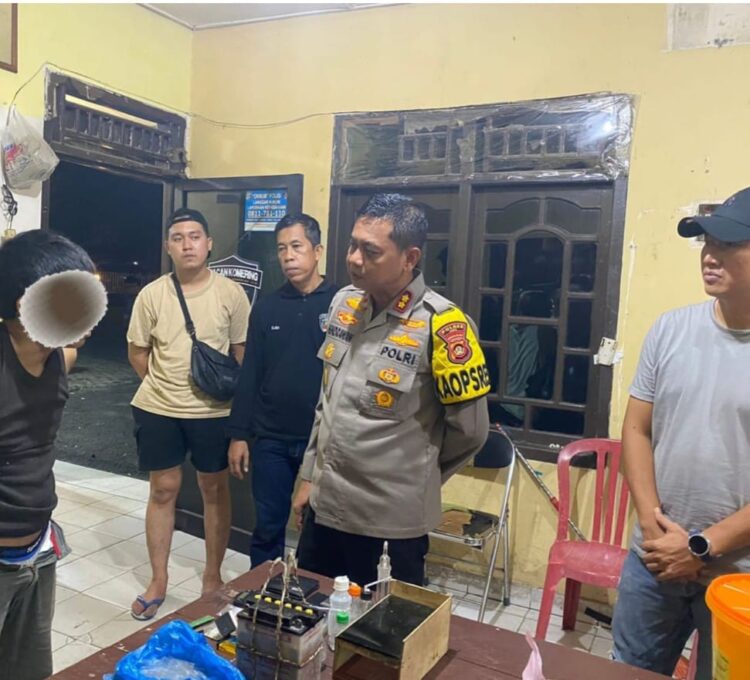 Tim gabungan Macan Komering Polres OKI dan Dit narkoba Polda Sumsel Akhirnya bekuk pengedar narkoba yang meresahkan masyarakat, Jumat, 14/06/24, sore.