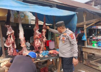 Polsek Kuta Makmur tingkatkan patroli jelang idul adha 1445 Hijriah di Pasar Kede Blang Ara, Kecamatan Kuta Makmur, Kabupaten Aceh Utara, Minggu (16/6/2024) pagi.