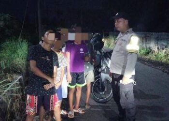 Bhabinkamtibmas Polsek Pineleng mendapat informasi mengenai kegiatan balap liar yang dilakukan oleh sekelompok anak muda di Jalan RingRoad Desa Sea, Kecamatan Pineleng, Jumat (14/6/2024) malam.