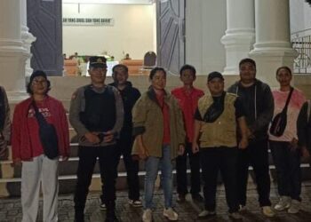 Polsek Malalayang, bekerja sama dengan Personel dari Kecamatan Malalayang dan Kelurahan Malalayang Satu, serta Unsur Reskom, menggelar kegiatan Sibulan untuk membersihkan pemabuk jalanan. Kegiatan ini dilakukan sebagai bagian dari upaya menjaga ketertiban dan keamanan lingkungan sekitar, Sabtu (15/6/2024) malam.