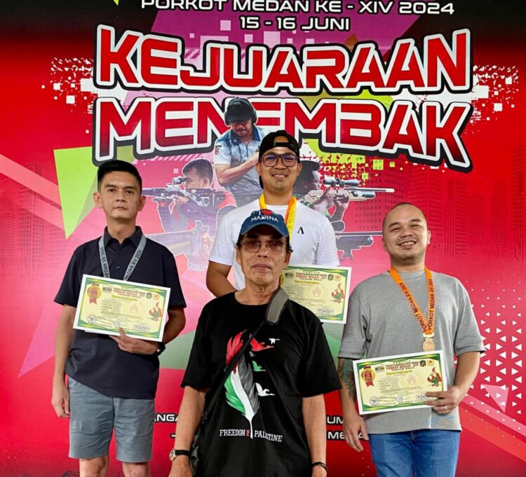 JUARA: Personil Sat Brimob Polda Sumut mencetak juara menembak pada Pertandingan Pekan Olahraga Kota (Porkot) Medan yang diselenggarakan di Lapangan Tembak Perbakin Sumut pada 15-16 Juni 2024. (Foto Dok/ Polda Sumut)