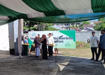 Polsek Wanea turut serta dalam pelaksanaan pengamanan acara penyerahan hewan qurban yang diselenggarakan oleh Kapolda Sulawesi Utara, Irjen Pol Yudhiawan. Acara tersebut berlangsung di Area Lapangan Tembak SPN Polda Sulut, Senin (17/6/2024).