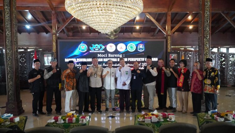 Acara Moci Bareng : Bahaya Penyalahgunaan Narkoba dalam Prespektif Enam Agama dalam rangka Hari Anti Narkoba Internasional tahun 2024 di Pendopo Ki Gede Sebayu, Komplek Balai Kota Tegal, Jum’at (21/6/2024) pagi.