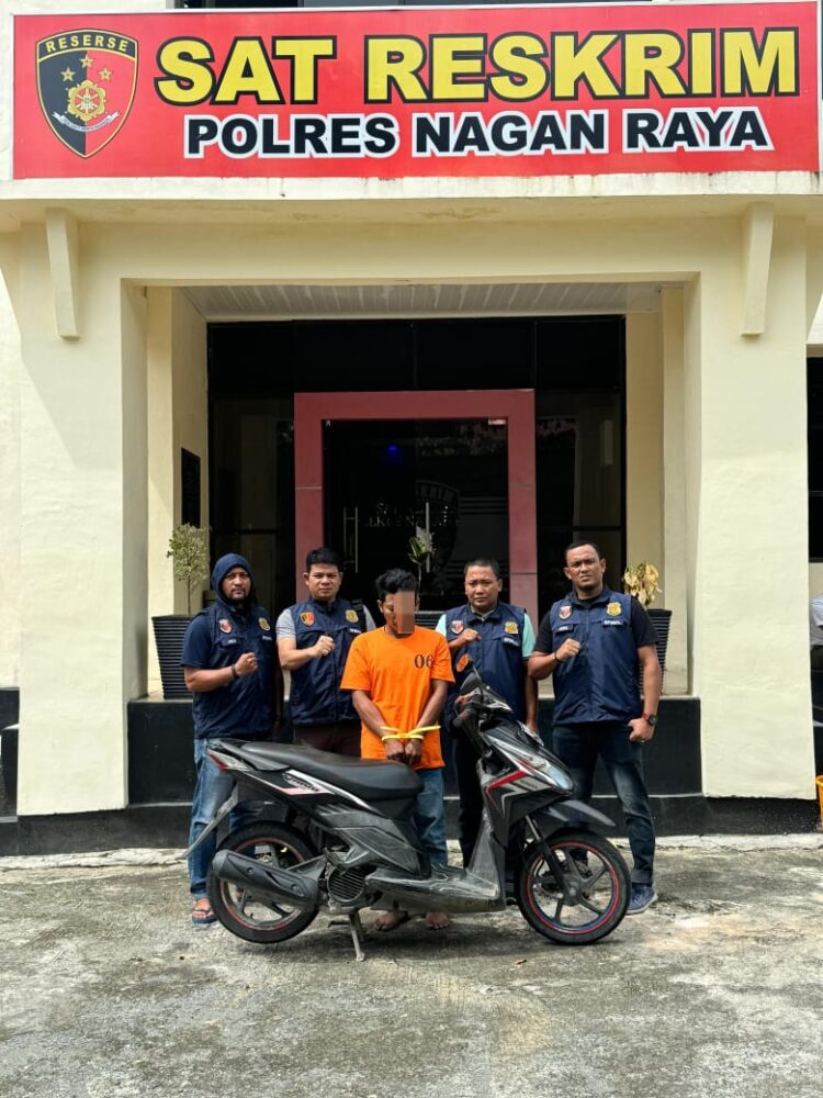Tim Resmob Satreskrim Polres Nagan Raya, Aceh dibantu Team opsnal Subdit III Jatanras Polda Aceh berhasil menangkap satu orang pelaku curanmor di kabupaten setempat. Pelaku yang berinisial CA (31) asal Sumatera Utara ini di tangkap di kawasan Kopelma Darusaalam, Kecamatan Syiah Kuala, Kota Banda Aceh Jumat 21 Juni 2024.