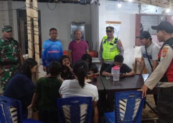 Apel gabungan yang melibatkan unsur Tripika Kecamatan Bunaken Kepulauan, Polsek Pulau Bunaken, Koramil 1309/01-STB, dan pemerintah kecamatan digelar pada hari Sabtu, tanggal 22 Juni 2024 pukul 20.00 WITA. Acara ini berlangsung di Mapolsek Pulau Bunaken dengan tujuan untuk meningkatkan keamanan dan ketertiban di wilayah tersebut.