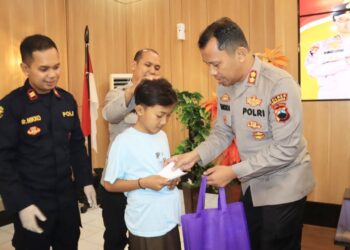 Polres Purbalingga menggelar Bakti Kesehatan Hari Bhayangkara ke-78 tahun 2024. Kegiatan yang dilaksanakan berupa sunatan massal gratis yang digelar di Aula Wicaksana Laghawa Mapolres Purbalingga, Senin (24/6/2024).