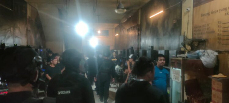 DIAMANKAN: Brimo Polda Sumut dan Polsek Medan Tembung amankan 13 remaja yang diduga akan tawuran, Minggu dini hari (23/6/2024). (Foto Dok/ Polda Sumut)