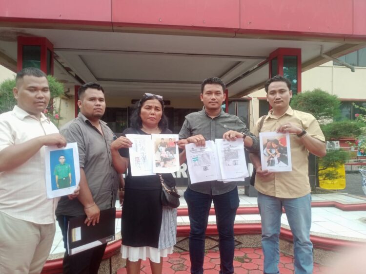 Lestina Barus warga Jalan Parang III Gang Serasi, Kecamatan Medan Johor, Kota Medan menjadi korban penipuan dengan iming-iming bisa meluluskan anaknya masuk Taruna Akademi Kepolisian (Akpol) saat berada di Ditreskrimum Polda Sumut bersama dengan rekan rekannya.