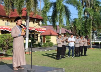 Polres Ogan Ilir menggelar kegiatan Binrohtal yang bertujuan untuk mengingatkan dan meningkatkan rasa bersyukur terhadap berbagai nikmat yang diberikan Sang Pencipta. Acara ini dihadiri oleh seluruh jajaran personil Polres Ogan Ilir serta dipimpin oleh Kapolres AKBP Andi Baso Rahman SH.SIK.M.S.I, Rabu, (27/06/2024).