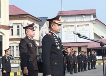Polres Lhokseumawe mengadakan upacara bendera untuk memperingati Hari Lahir Pancasila 2024. Upacara tersebut dipimpin oleh Kepala Kepolisian Resor Lhokseumawe Polda Aceh, AKBP Henki Ismanto, S.I.K., dan dilaksanakan di lapangan Mapolres Lhokseumawe mulai pukul 07.00 WIB.
