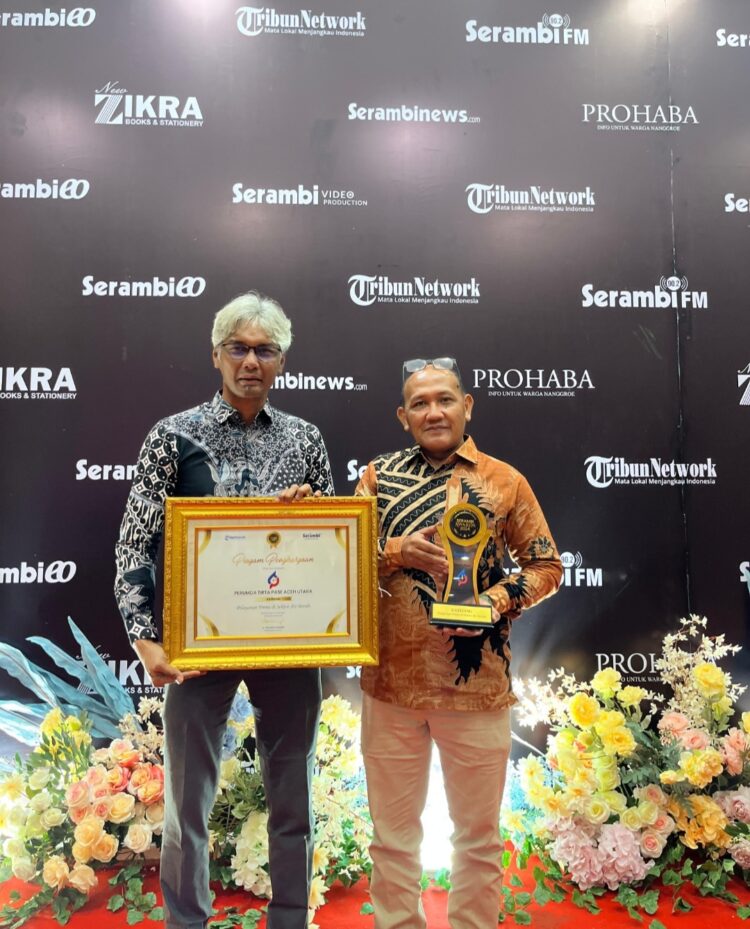 Perumda Tirta Pase Aceh Utara mendapat penghargaan Serambi Award 2024 sebagai perusahaan daerah dengan kategori Pelayanan Prima di Sektor Air Bersih, Jumat malam (31/5/2023) di Gedung AAC Dayan Dawood, Banda Aceh. Penghargaan tersebut diterima langsung oleh Direktur Umum, Imran, S.T., pada malam puncak anugerah Serambi Award 2024 yang dihadiri oleh pejabat daerah hingga nasional.